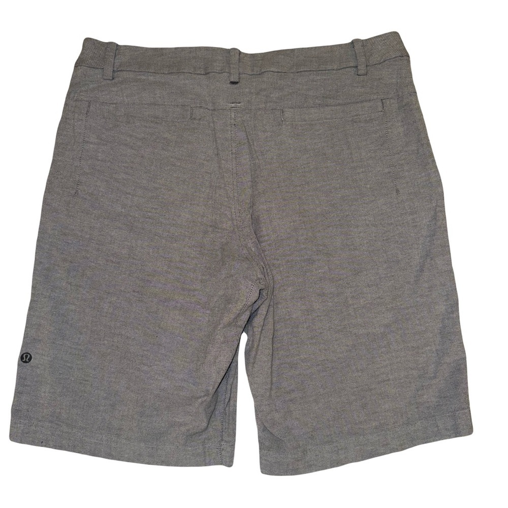 Lululemon Men’s Classic Flat Front Oxford Shorts 10” Inseam Waist 34”
